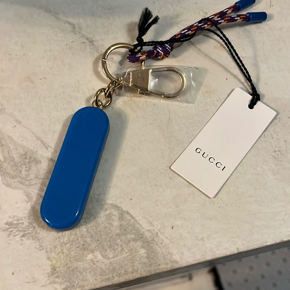 NWT Gucci Blue and Yellow Logo Keychain/Bag Charm - Picture 4 of 4